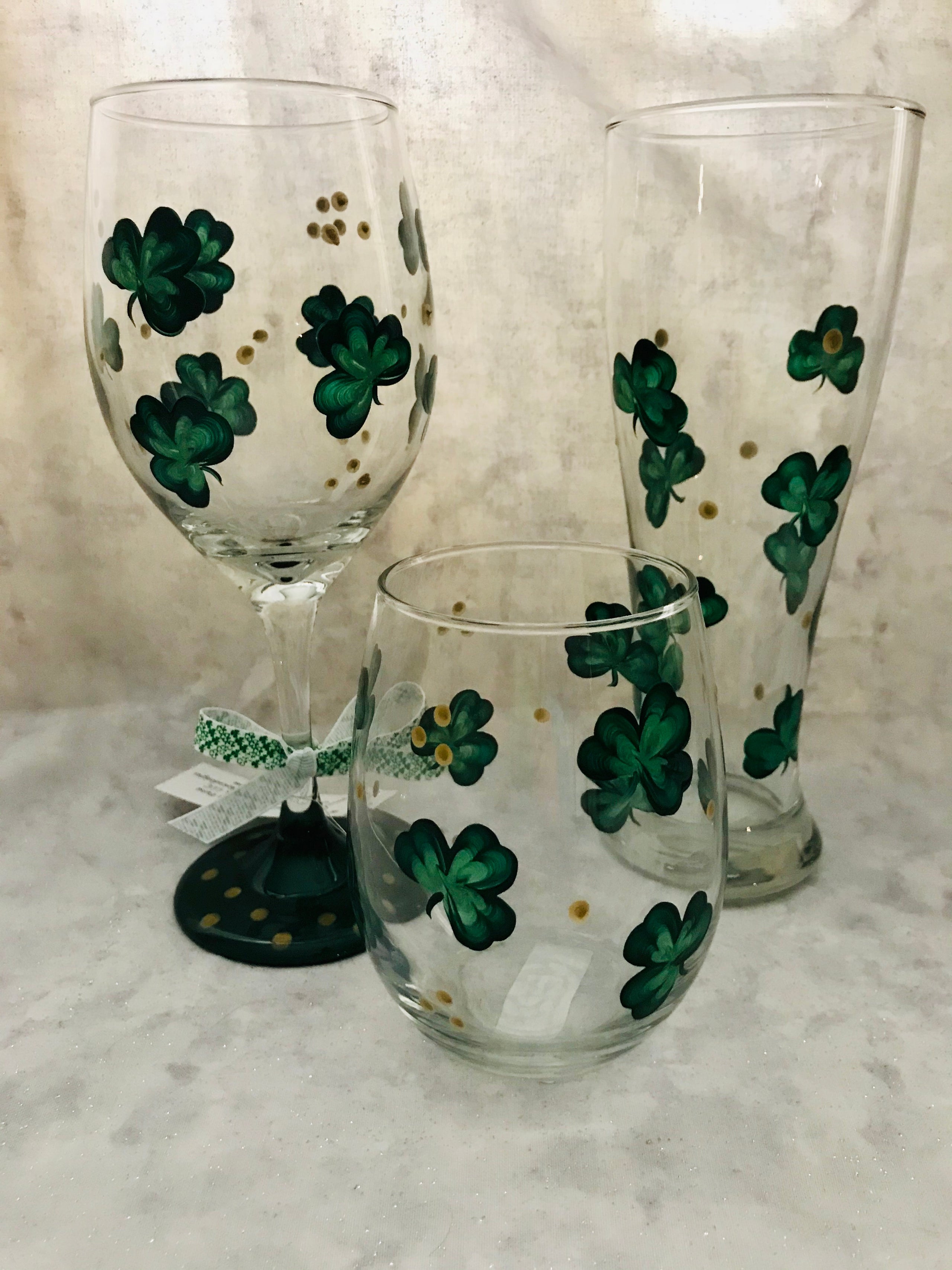 Four Leaf Clover  St. Patrick's Day Stemless Wine Tumbler - About to POP!